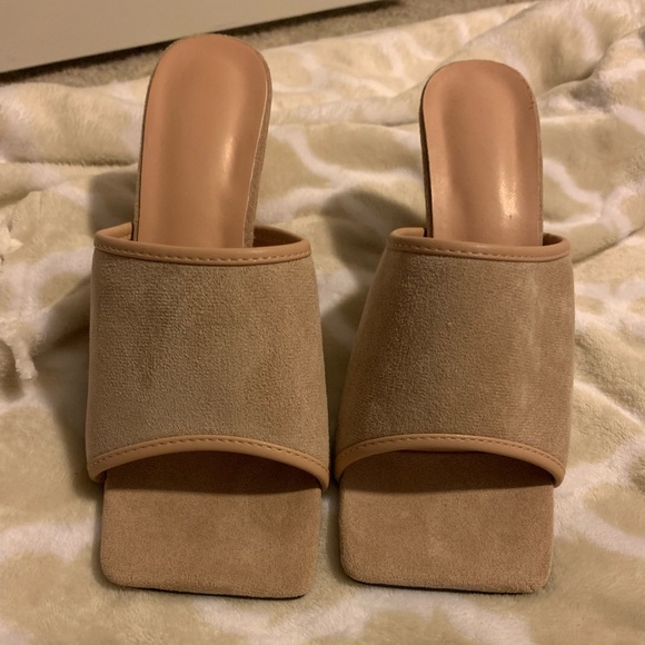 Heel sandals - Picture 1 of 2